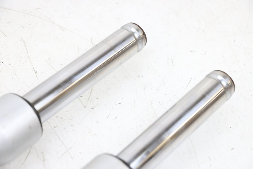 photo de BOTELLA HORQUILLA  PEUGEOT KISBEE 2T 50 (2010 - 2017) - Detalles de los puntos de fijación