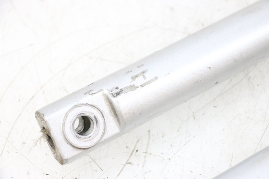 photo de BOTELLA HORQUILLA  PEUGEOT KISBEE 2T 50 (2010 - 2017) - Marcados y referencias originales