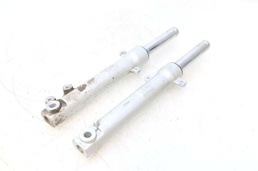 photo de BOTELLA HORQUILLA  PEUGEOT KISBEE 2T 50 (2010 - 2017) - Primer plano técnico