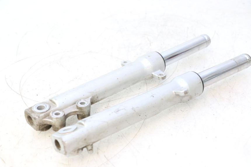photo de BOTELLA HORQUILLA  PEUGEOT KISBEE 2T 50 (2010 - 2017) - Estado de la superficie y material