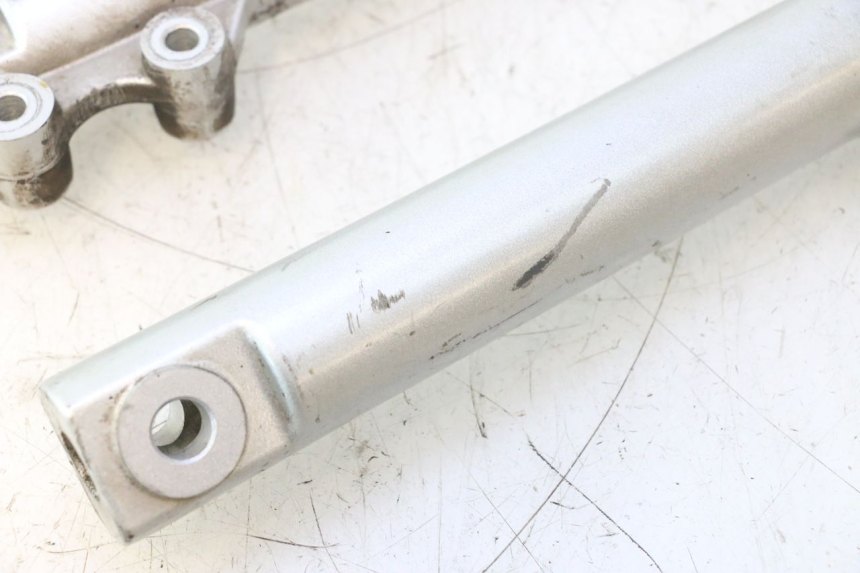 photo de BOTELLA HORQUILLA  PEUGEOT KISBEE 2T 50 (2010 - 2017) - Detalle de la pieza