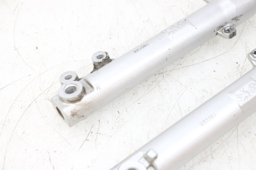 photo de BOTELLA HORQUILLA  PEUGEOT KISBEE 4T 50 (2018 - 2022) - Otra perspectiva