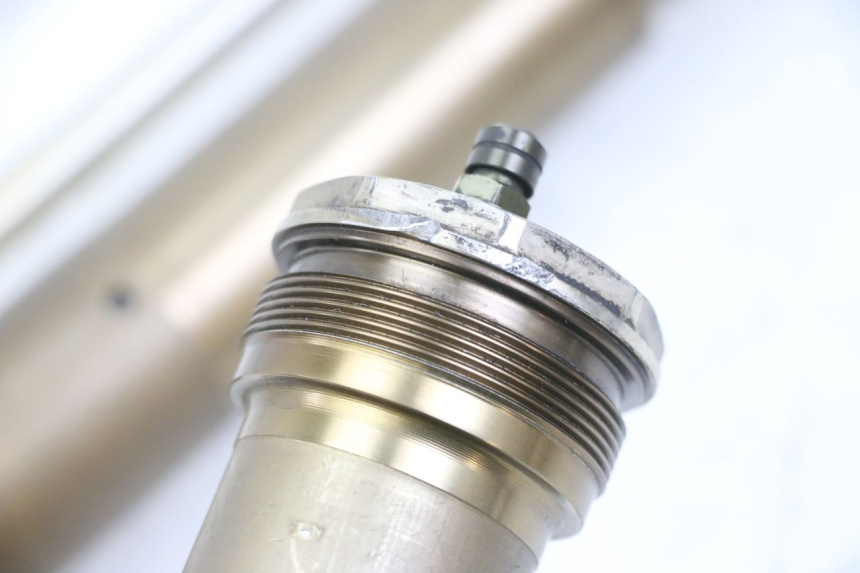 photo de BOTELLA HORQUILLA  KAWASAKI KX F KXF 450 (2009 - 2011) - Zoom estado de uso