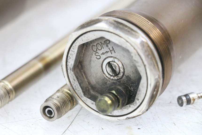 photo de BOTELLA HORQUILLA  KAWASAKI KX F KXF 450 (2009 - 2011) - Vista general del producto