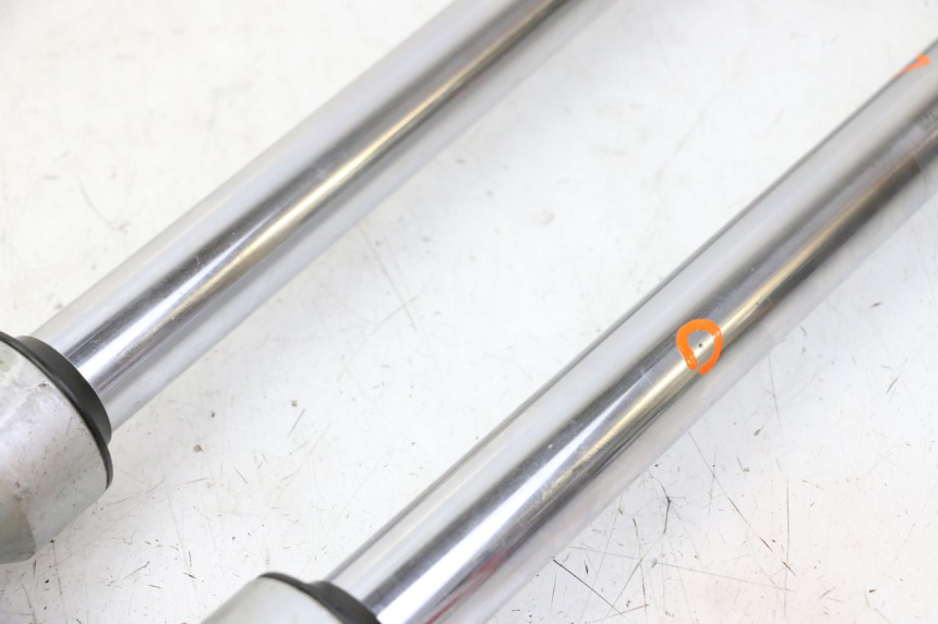 photo de BOTELLA HORQUILLA  KAWASAKI KX 65 (2000 - 2019) - Primer plano de alta resolución