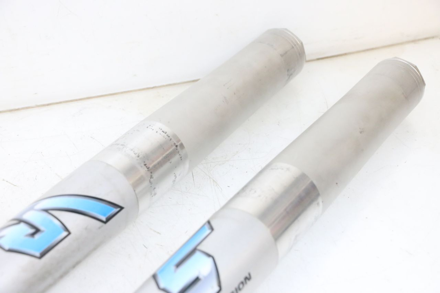 photo de BOTELLA HORQUILLA  KAWASAKI KXF KX-F 250 (2017 - 2019) - Primer plano de alta resolución