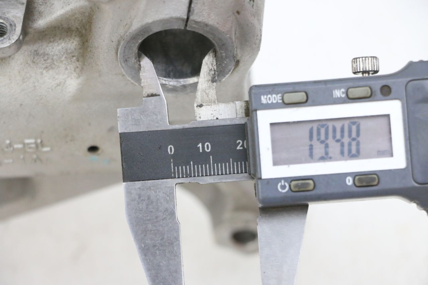 photo de BOTELLA HORQUILLA  KAWASAKI KXF KX-F 250 (2017 - 2019) - Primer plano técnico