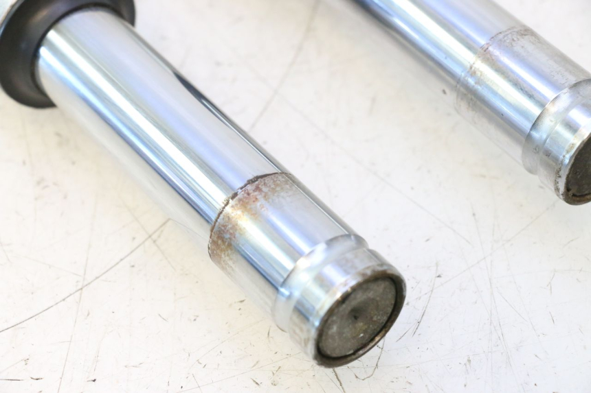 photo de BOTELLA HORQUILLA  PIAGGIO LIBERTY IGET 4T 50 (2021 - 2025) - Primer plano técnico