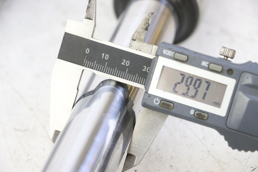 photo de BOTELLA HORQUILLA  PIAGGIO LIBERTY 125 (1998 - 2008) - Zoom estado de uso