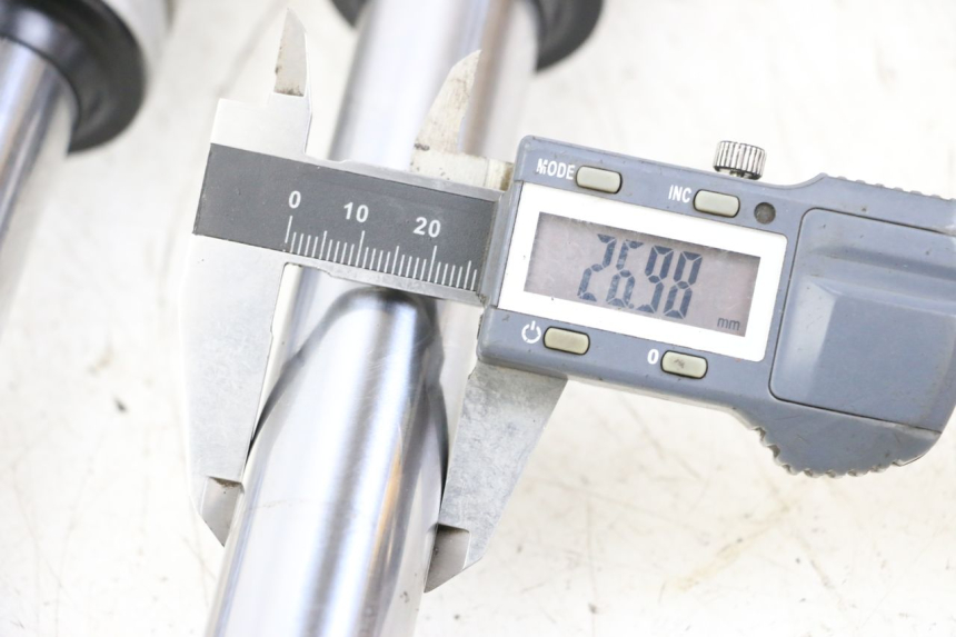 photo de BOTELLA HORQUILLA  SYM MIO 50 (2011 - 2017) - Detalle de la pieza