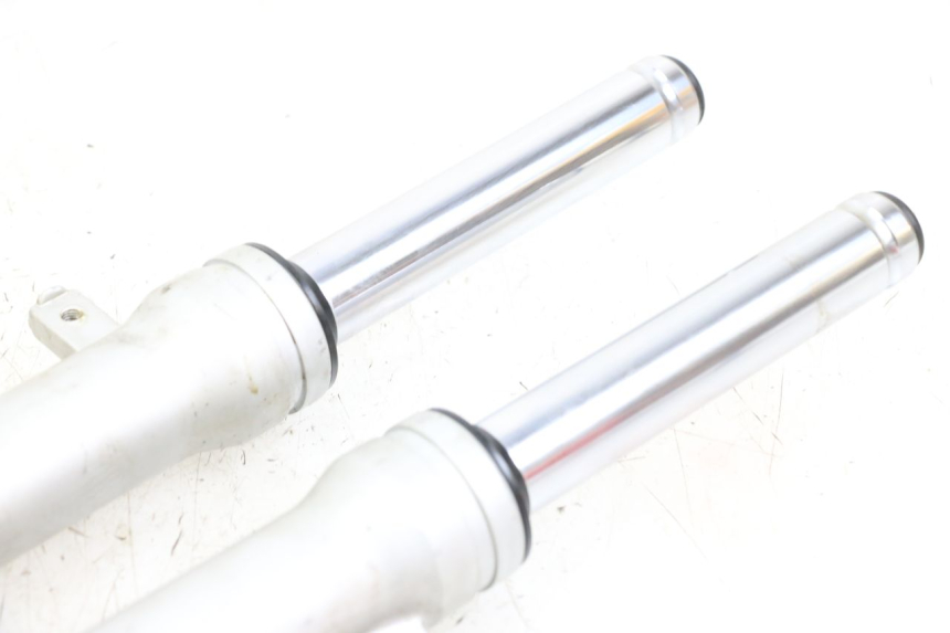 photo de BOTELLA HORQUILLA  SYM MIO 50 (2011 - 2017) - Primer plano técnico