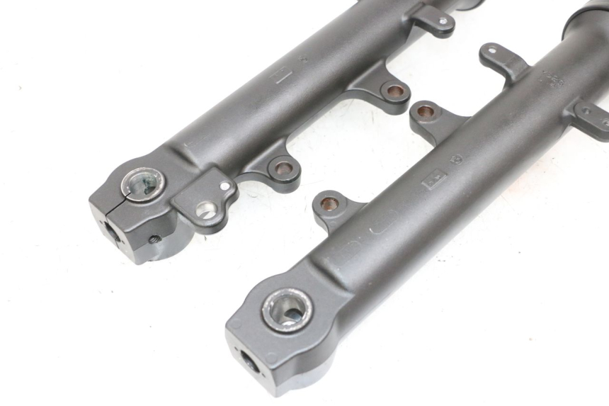 photo de BOTELLA HORQUILLA  YAMAHA MT-07 MT07 ABS 700 (2018 - 2020) - Otra perspectiva