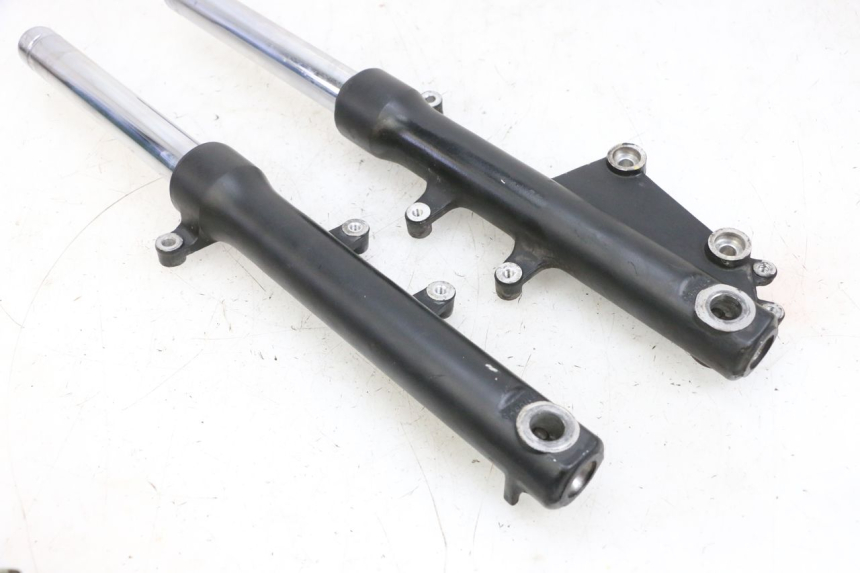 photo de BOTELLA HORQUILLA  PIAGGIO NEW TYPHOON 50 (2018 - 2021) - Estado de la superficie y material