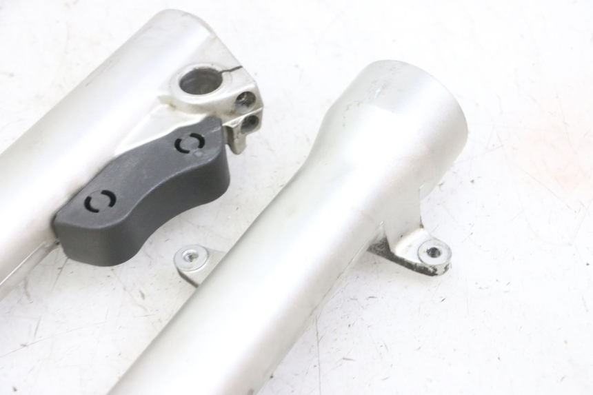 photo de BOTELLA HORQUILLA  GILERA NEXUS 125 (2009 - 2013) - Estado de la superficie y material