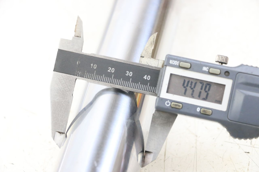 photo de BOTELLA HORQUILLA  MOTO GUZZI NORGE 8V GT 1200 (2011 - 2016) - Detalle de la pieza