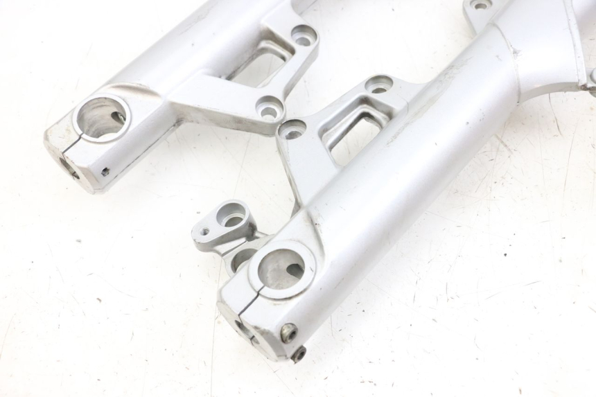 photo de BOTELLA HORQUILLA  MOTO GUZZI NORGE 8V GT 1200 (2011 - 2016) - Otra vista del artículo