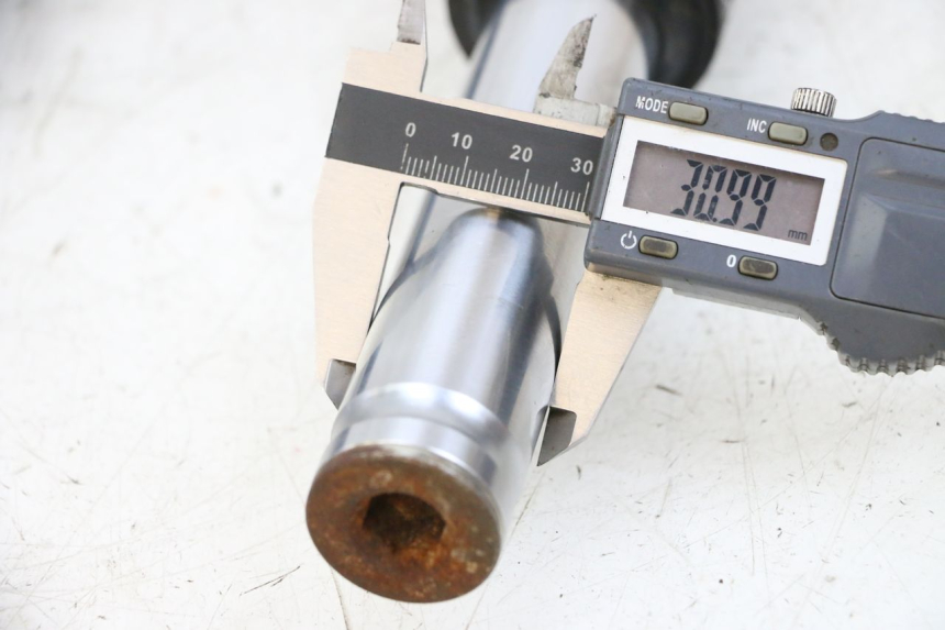 photo de BOTELLA HORQUILLA  JM MOTORS OLDIES GT 4T 50 (2018 - 2025) - Zoom estado de uso