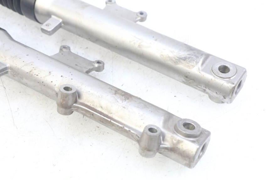 photo de TUBO DE HORQUILLA SYM ORBIT 2 4T 50 (2008 - 2017) - Primer plano técnico