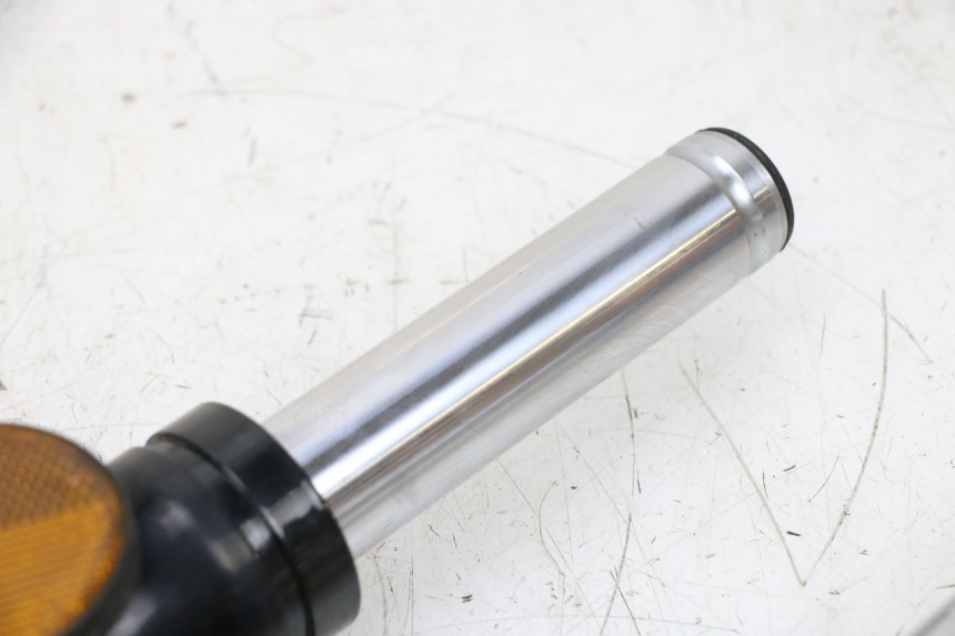 photo de TUBO DE HORQUILLA SYM ORBIT 2 4T 50 (2008 - 2017) - Detalles de los puntos de fijación