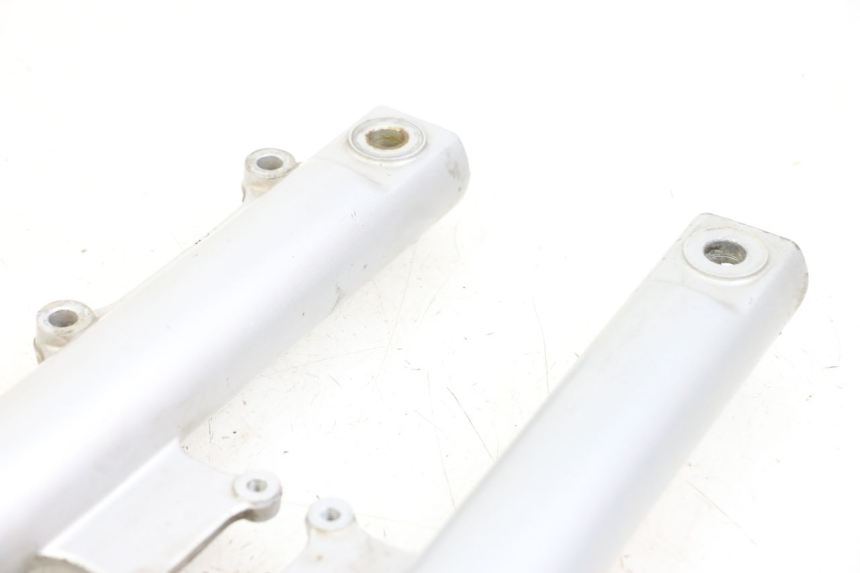 photo de Tubo de horquilla SYM ORBIT 50 (2008 - 2010) - Detalles de los puntos de fijación