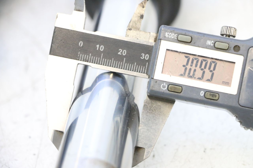 photo de BOTELLA HORQUILLA  HONDA PCX (JF57/JF64) 125 (2014 - 2018) - Detalle de la pieza