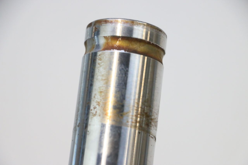 photo de BOTELLA HORQUILLA  HONDA PCX (JF57/JF64) 125 (2014 - 2018) - Primer plano técnico