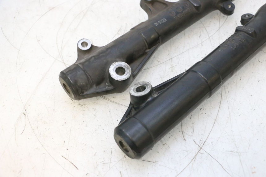 photo de BOTELLA HORQUILLA  HONDA PCX (JF57/JF64) 125 (2014 - 2018) - Detalles de los puntos de fijación