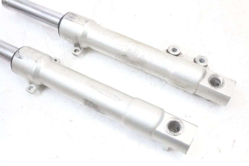 photo de BOTELLA HORQUILLA  PEUGEOT DJANGO 125 (2014 - 2017) - Primer plano técnico