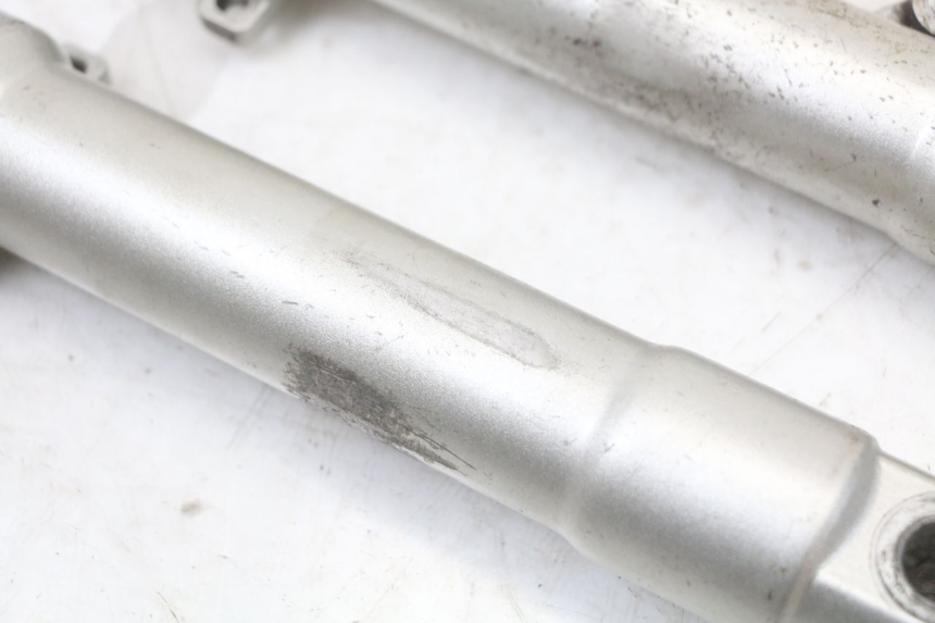 photo de BOTELLA HORQUILLA  PEUGEOT DJANGO 125 (2014 - 2017) - Estado de la superficie y material