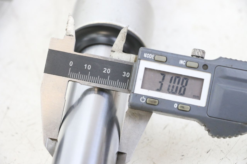 photo de BOTELLA HORQUILLA  PIAGGIO LIBERTY IGET 4T 50 (2021 - 2025) - Detalle de la pieza