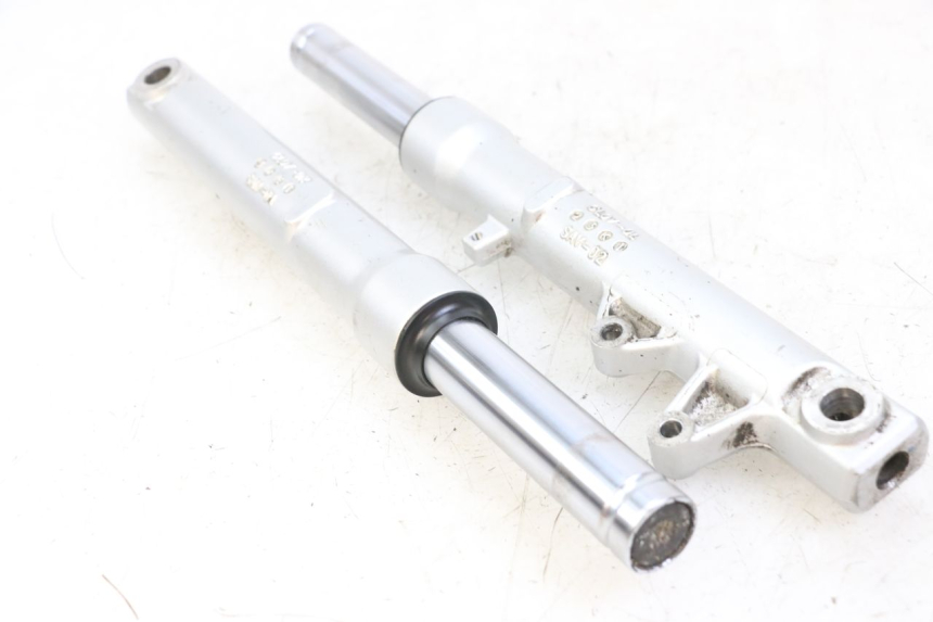 photo de BOTELLA HORQUILLA  PIAGGIO LIBERTY IGET 4T 50 (2021 - 2025) - Otra perspectiva