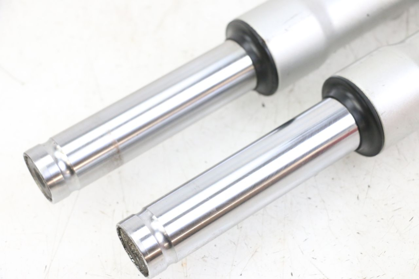 photo de BOTELLA HORQUILLA  PIAGGIO LIBERTY IGET 4T 50 (2021 - 2025) - Estado de la superficie y material