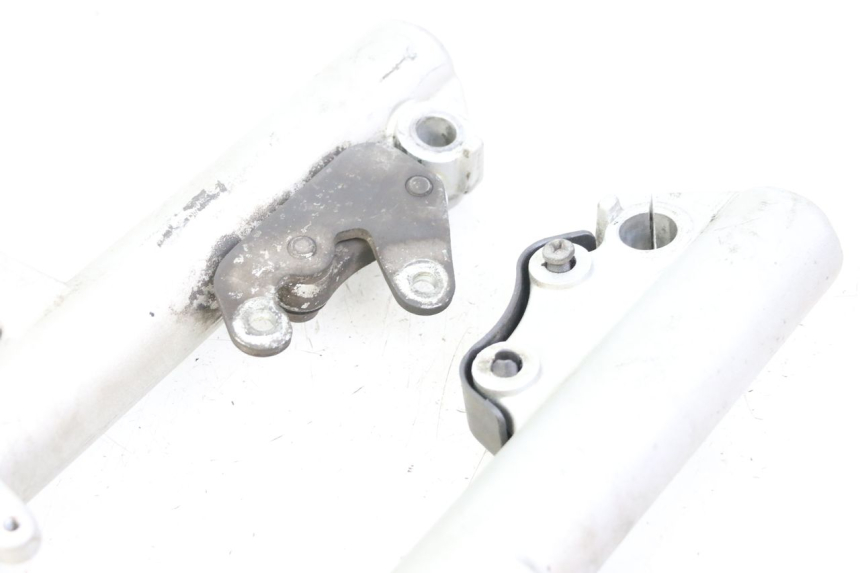 photo de BOTELLA HORQUILLA  PIAGGIO X8 125 (2004 - 2007) - Estado de la superficie y material