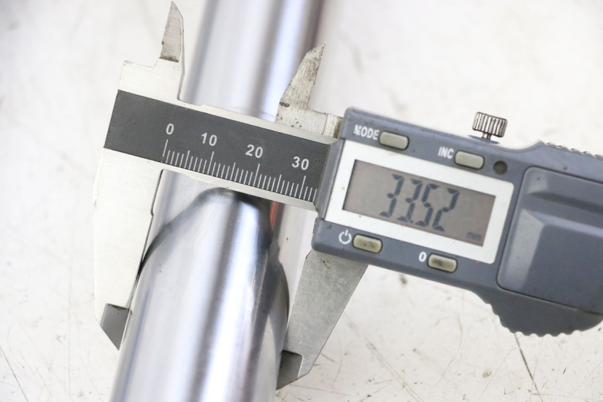 photo de BOTELLA HORQUILLA  REGAL RAPTOR RAXTER 2 125 (2007 - 2015) - Detalle de la pieza