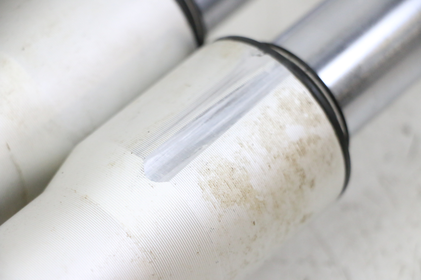 photo de BOTELLA HORQUILLA  APOLLO RFZ 125 - Enfoque en la estructura