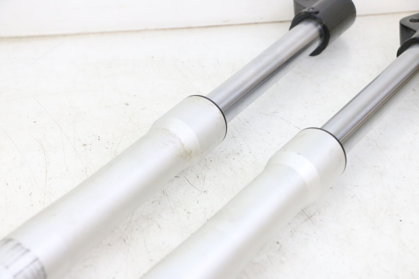 photo de BOTELLA HORQUILLA  APOLLO RFZ 125 - Marcados y referencias originales