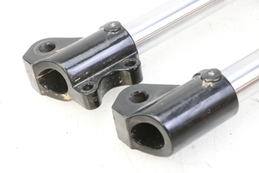 photo de BOTELLA HORQUILLA  APOLLO RFZ 125 - Detalle de la pieza