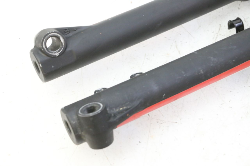 photo de BOTELLA HORQUILLA  APOLLO RFZ 125 - Estado de la superficie y material