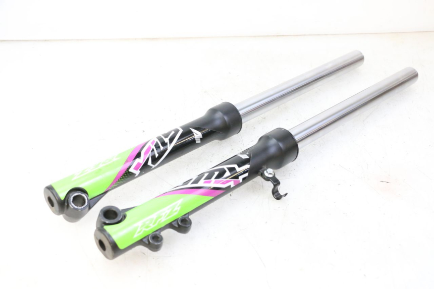 photo de BOTELLA HORQUILLA  APOLLO RFZ 125 - Vista principal