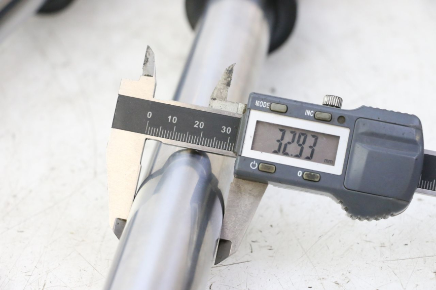 photo de BOTELLA HORQUILLA  APOLLO RFZ 125 - Zoom estado de uso