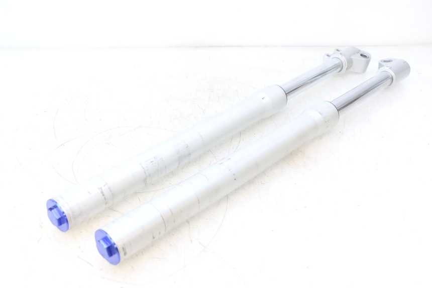 photo de TUBO DE HORQUILLA APOLLO RFZ 150 - Vista principal