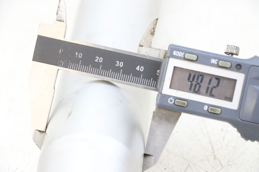 photo de BOTELLA HORQUILLA  APOLLO RFZ 140 - Detalle de la pieza