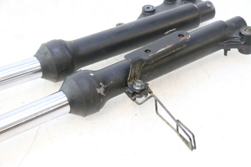 photo de BOTELLA HORQUILLA  TNT MOTOR ROMA 10' 2T 50 (2011 - 2018) - Detalles de los puntos de fijación