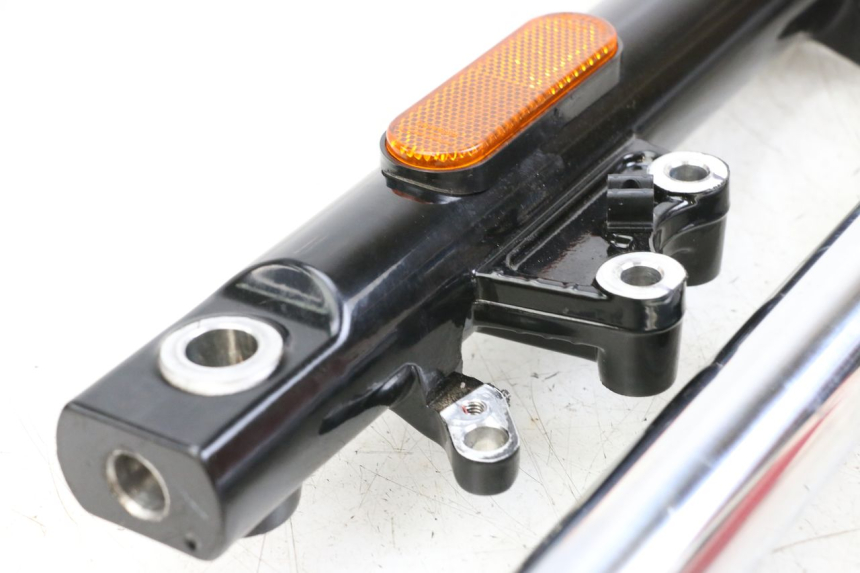 photo de BOTELLA HORQUILLA  ROYAL ENFIELD CONTINENTAL GT 650 (2019 - 2024) - Estado de la superficie y material