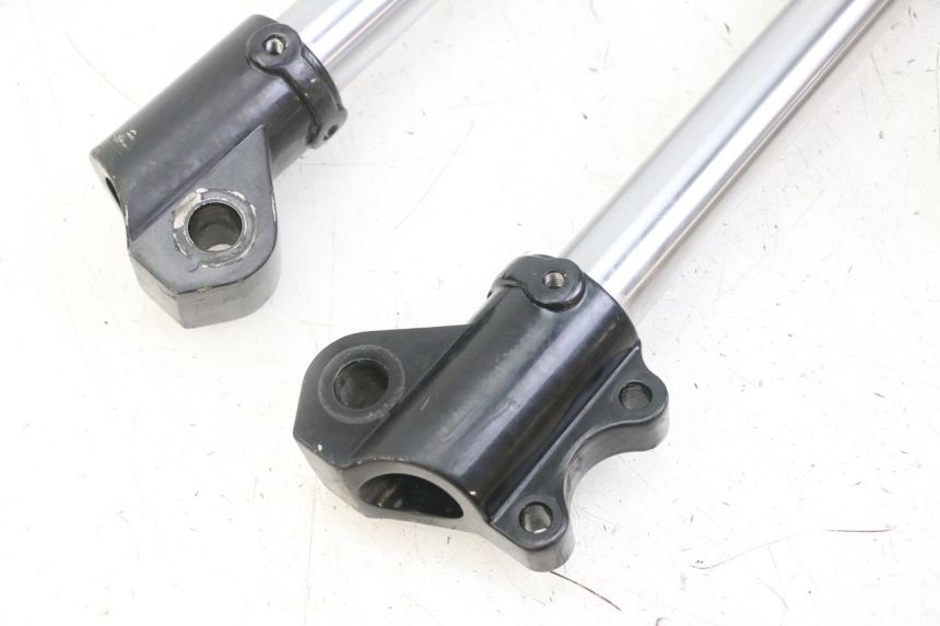 photo de TUBO DE HORQUILLA APOLLO RXF 125 - Características distintivas