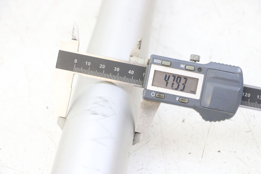 photo de TUBO DE HORQUILLA APOLLO RXF 125 - Otra perspectiva