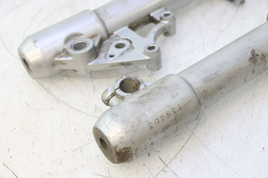 photo de BOTELLA HORQUILLA  PEUGEOT SATELIS 125 (2013 - 2018) - Inspección visual detallada