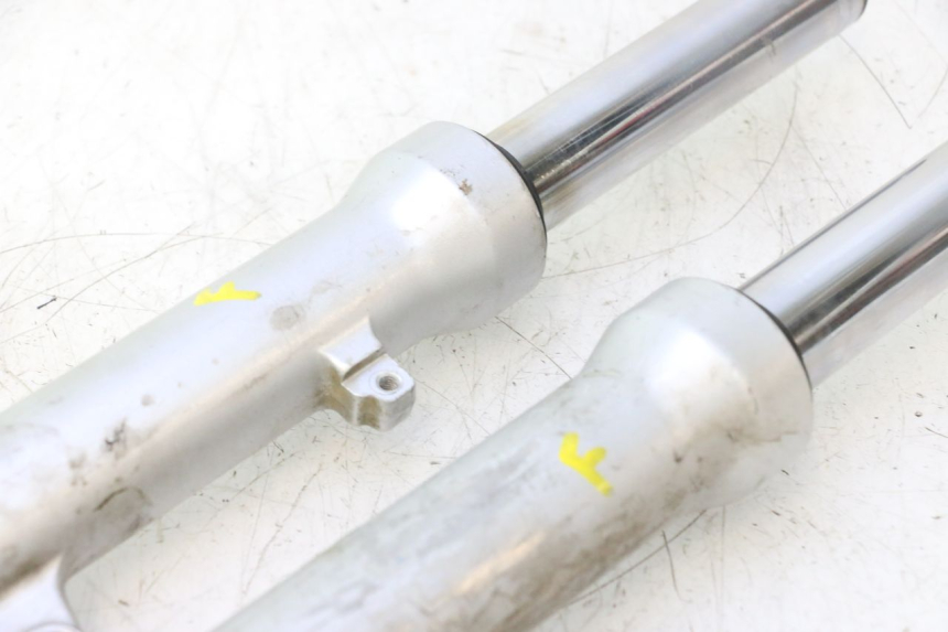 photo de BOTELLA HORQUILLA  HONDA SH 125 (2001 - 2003) - Primer plano técnico