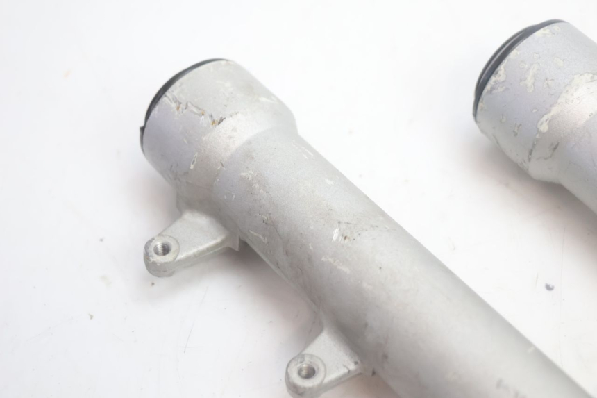 photo de BOTELLA HORQUILLA  YAMAHA SLIDER 50 (1999 - 2004) - Detalles de los puntos de fijación