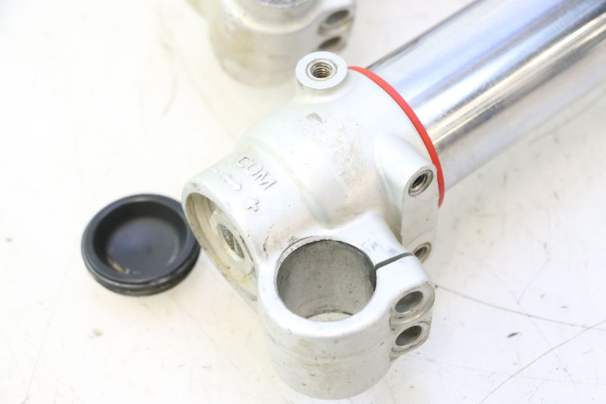 photo de BOTELLA HORQUILLA  KTM SX 85 (2018 - 2024) - Enfoque en la estructura
